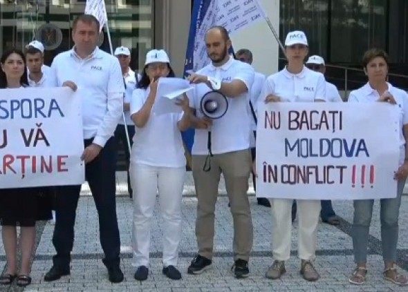 LIVE // Protestul PACE la Ministerul Afacerilor Externe: „Libertate Cavcaliuc! Bandiții se tem de PACE!”